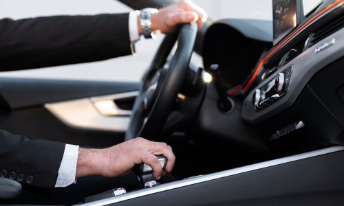 autista-vestito-in-costume-elegante_23-2149184284